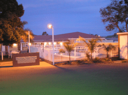Charles Rasp Motor Inn and Cottages - Airlie Beach Holiday