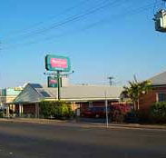 Burke And Wills - Airlie Beach Holiday