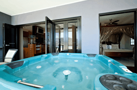 Waterfront Whitsunday Retreat