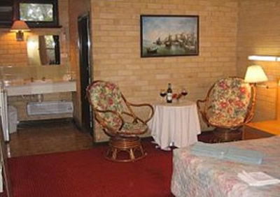 The Vineyards Motel - Airlie Beach Holiday 1