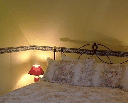 Hamilton Old School House Cottages - Airlie Beach Holiday