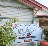 Peace By The River Homestay - Airlie Beach Holiday