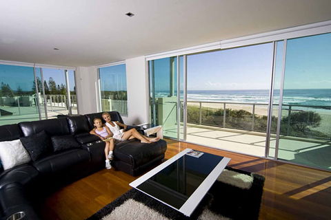 The Beach Cabarita - Airlie Beach Holiday 1