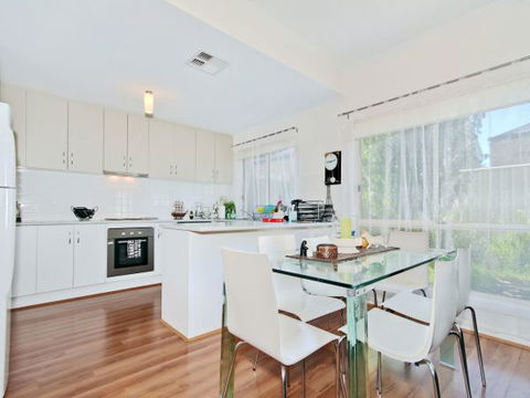 Century 21 SouthCoast: The Residence - Airlie Beach Holiday 1