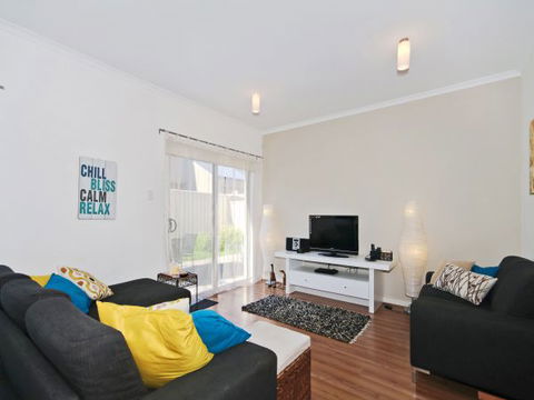 Century 21 SouthCoast: The Residence - Airlie Beach Holiday 2