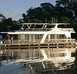 Whitewater Houseboat - Airlie Beach Holiday