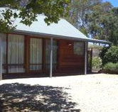 Cherry Farm Cottage - Airlie Beach Holiday