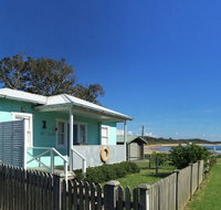 Aurora Beachfront Cottage - Airlie Beach Holiday