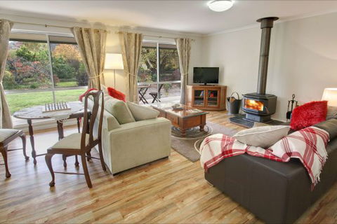 Brookfield Guesthouse - Airlie Beach Holiday 3