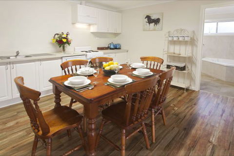 Brookfield Guesthouse - Airlie Beach Holiday 7
