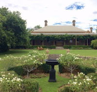 Clifton House and Gardens Farm Stay Accommodation - Airlie Beach Holiday