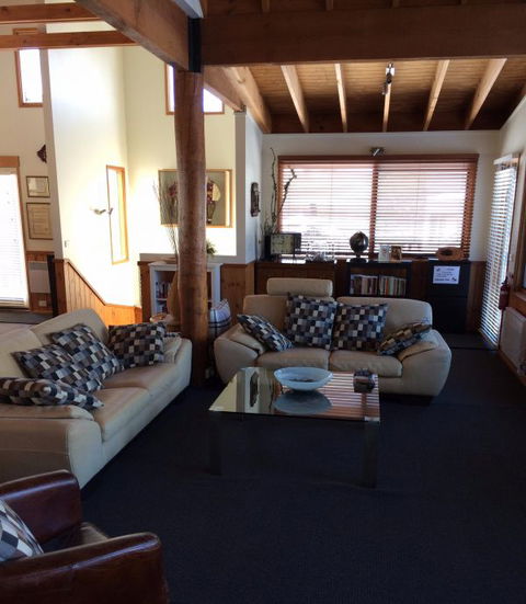 Cloud 9 Alpine Lodge - Airlie Beach Holiday 4
