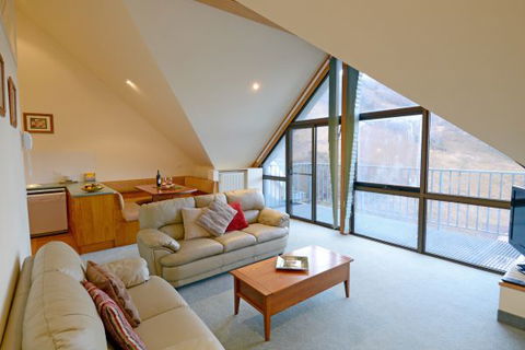 Falls Creek Country Club - Airlie Beach Holiday 4