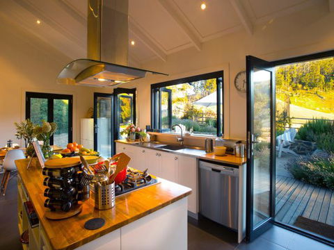Frenchman's River - The Writer's House - Airlie Beach Holiday 3
