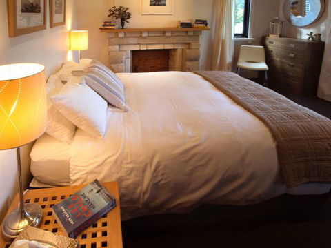 Frenchman's River - The Writer's House - Airlie Beach Holiday 6