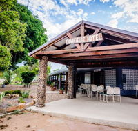 Goldfields Hotel and Finnigan's Rest - Airlie Beach Holiday