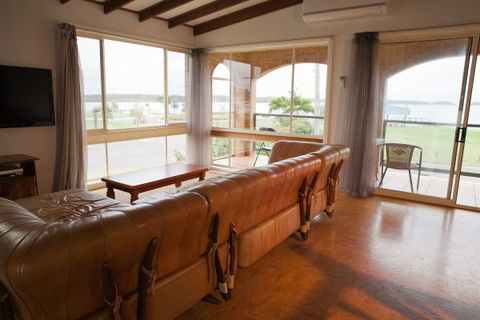 Greenwell Point House - Airlie Beach Holiday 1