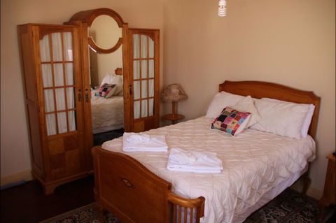 Hotel Corones Charleville - Airlie Beach Holiday 2