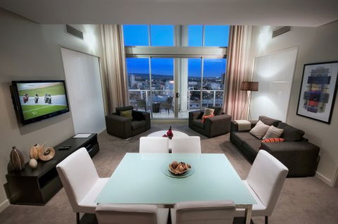 La Loft Apartments - Airlie Beach Holiday 1