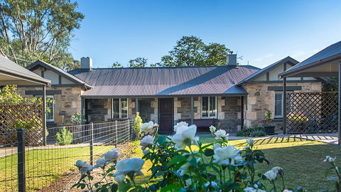 Stoneleigh Cottage Bed And Breakfast - Airlie Beach Holiday 0