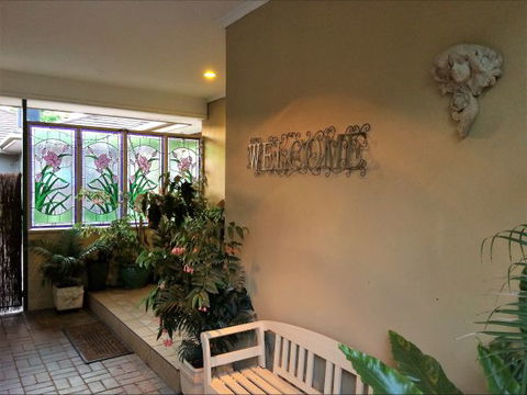 Palm Haven Bed And Breakfast - Airlie Beach Holiday 1