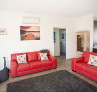 RED FIN part of BLUE FIN HOLIDAY HOMES - Airlie Beach Holiday