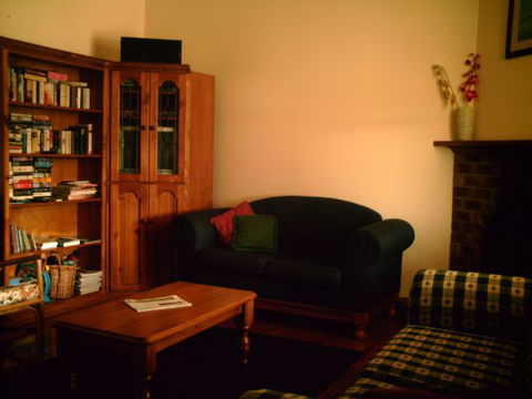 The Cottage No 12 On North - Airlie Beach Holiday 1
