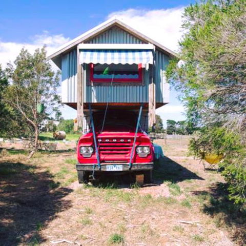 Torquay Farmstay  Blue Studio Truck - Airlie Beach Holiday 0