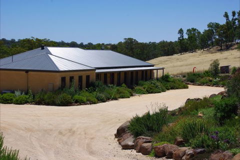 Yalooka Farm - Airlie Beach Holiday 0