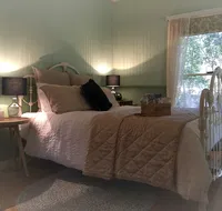 Telegraph Retreat Cottages - Airlie Beach Holiday