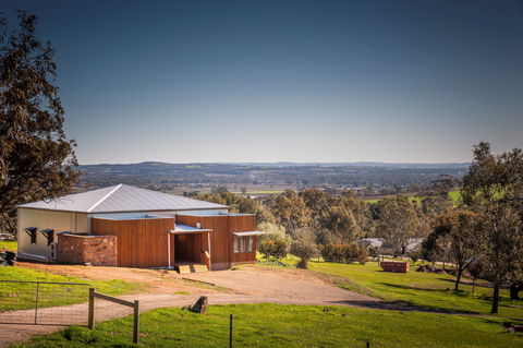 Angaston Saleyards - Auction Shed - Airlie Beach Holiday 5
