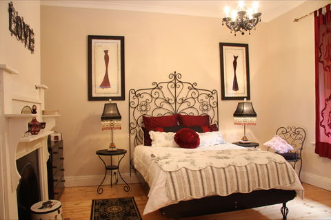 Azalea Cedar-Rose Villa - Airlie Beach Holiday 0