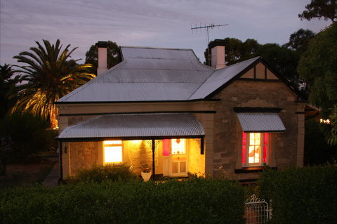 Azalea Cedar-Rose Villa - Airlie Beach Holiday 7