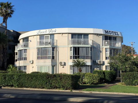 Beach Park Motel - Airlie Beach Holiday 0