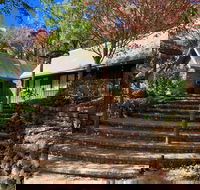 Emerald Star Cottages - Airlie Beach Holiday