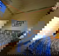 Hotel Victoria - Airlie Beach Holiday