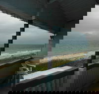 Rose's Beach House - Airlie Beach Holiday