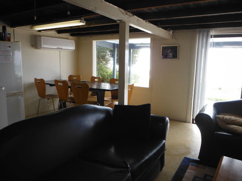 Rose's Beach House - Airlie Beach Holiday 1