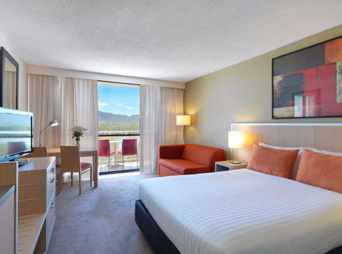 Travelodge Hotel Rockhampton - Airlie Beach Holiday 1