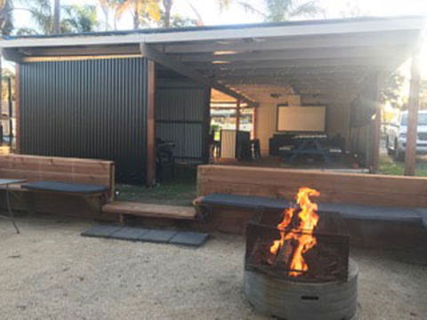 Wine Country Tourist Park - Airlie Beach Holiday 5