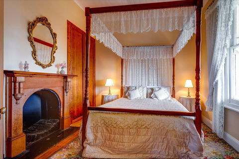 Abbey's Spa Cottage - Airlie Beach Holiday 0