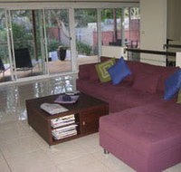 Benjamins Beach House - Airlie Beach Holiday