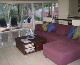 Benjamins Beach House - Airlie Beach Holiday 0