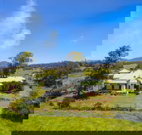 Bo-Warra Farmstay - Airlie Beach Holiday