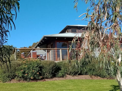 Butler's Bend Holiday Villa - Airlie Beach Holiday 0