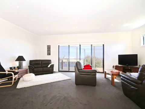 Century 21 SouthCoast: Bayside Aldinga Beach - Airlie Beach Holiday 2