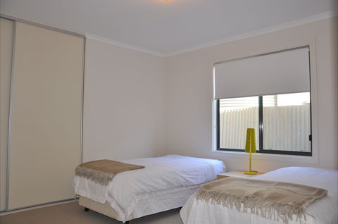 Century 21 SouthCoast: Bayside Aldinga Beach - Airlie Beach Holiday 5