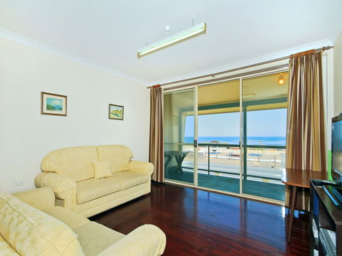 Century 21 SouthCoast: Sun And Fun - Airlie Beach Holiday 2