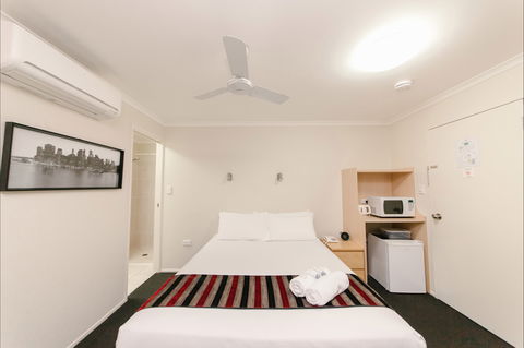 Citywalk Motor Inn Rockhampton - Airlie Beach Holiday 1