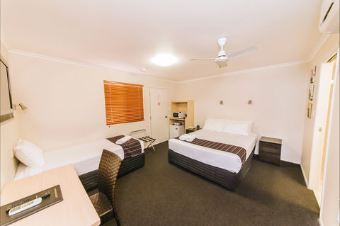 Citywalk Motor Inn Rockhampton - Airlie Beach Holiday 3